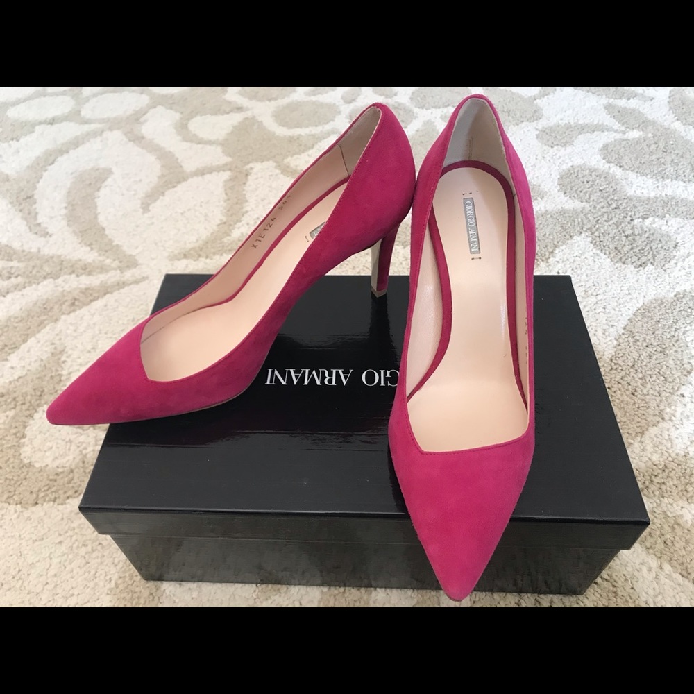 Giorgio Armani Asymmetrical Suede Pump pink 6.5